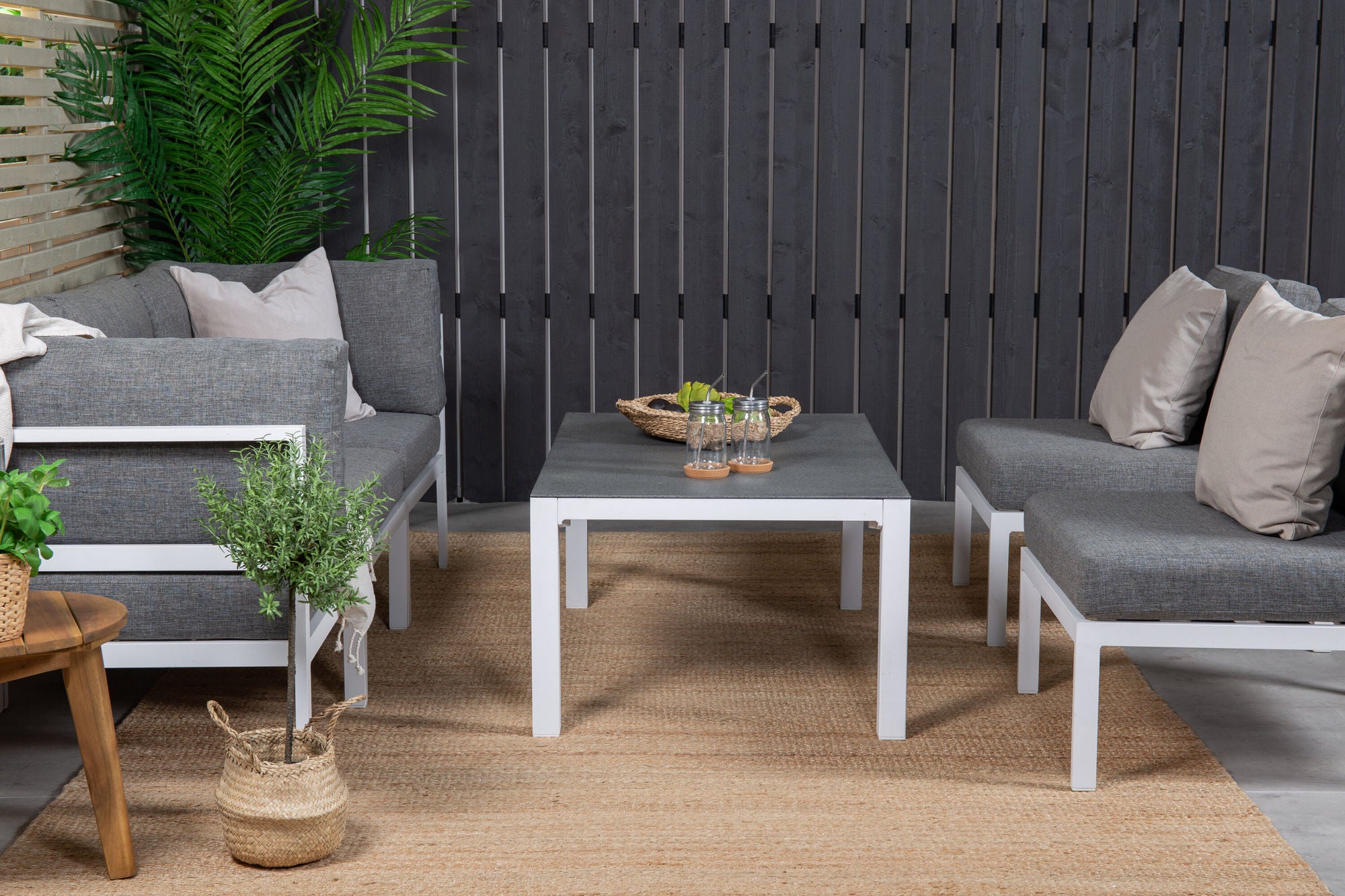 Venture Home - Copacabana Longe Set 5pcs - Vit Alu / Grå Kuddfodral + Copacabana Soffbord