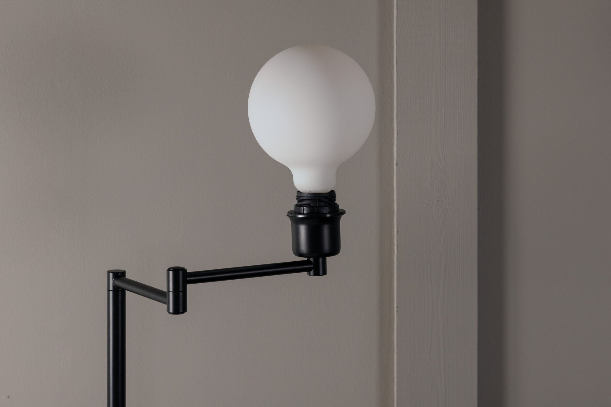 Venture Home Virro -Golvlampa - Svart - Modern Belysning