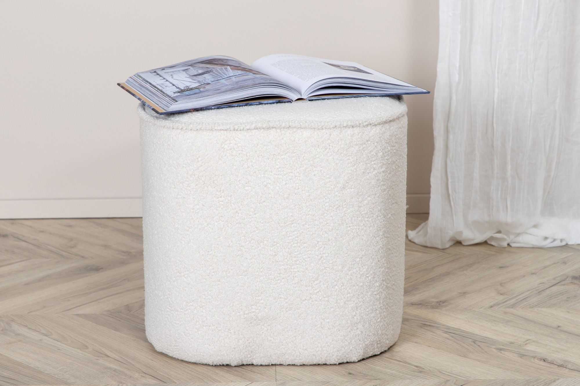 Venture Home Piff Pouf - Offwhite Teddy Sittpuff För Hemmet