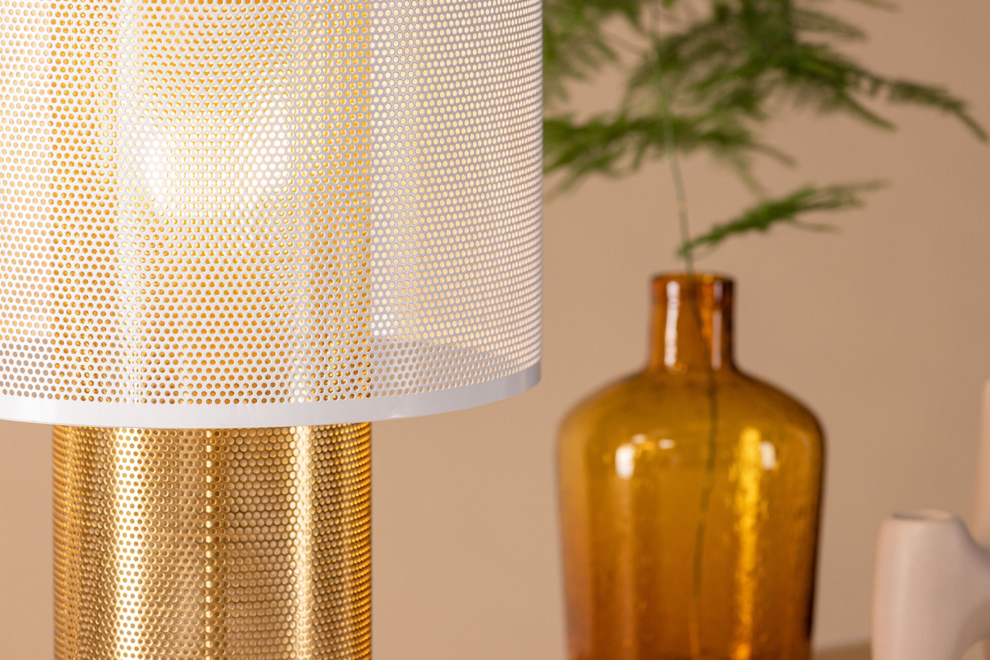 Venture Home - Gap Bordslampa - Guld / Vit Metall