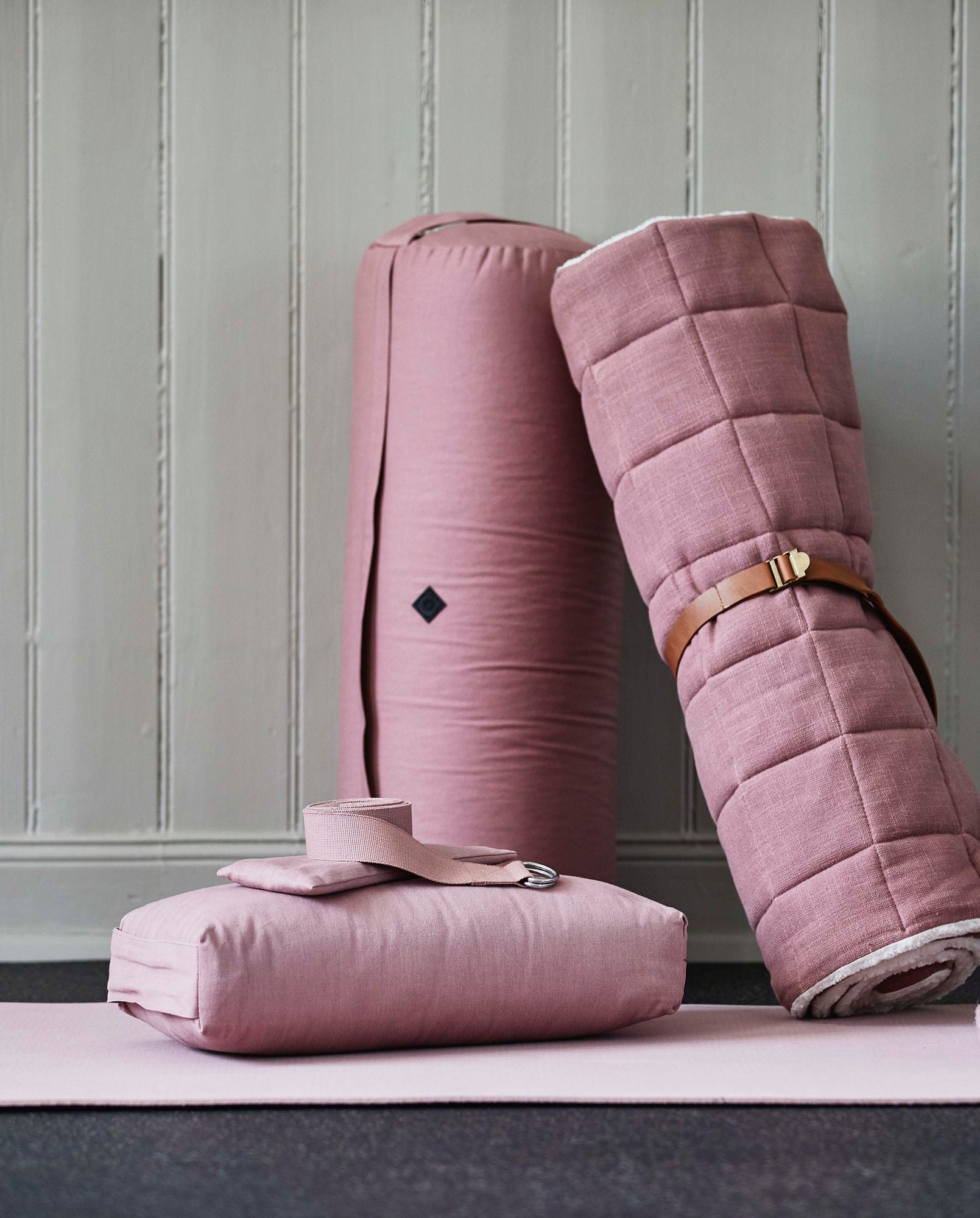 Nordal A/S Elegant Rosa YOGA Bolster - Stor och Rund Komfort för Avkoppling