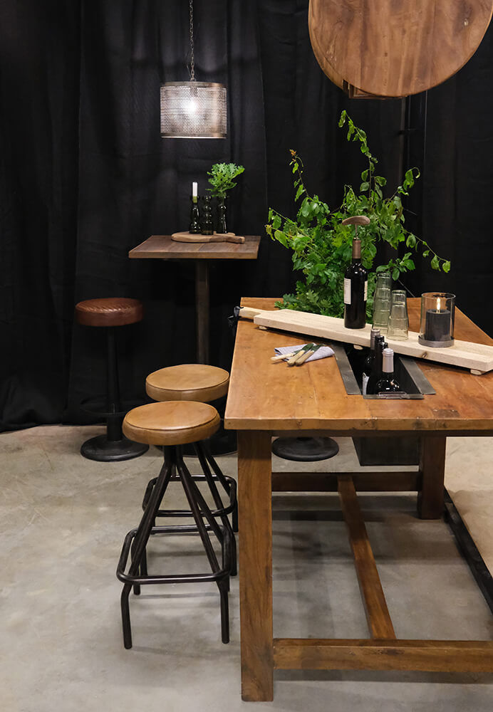 Trademark Living - Amy Barstol med Justerbar Höjd och Rustik Design