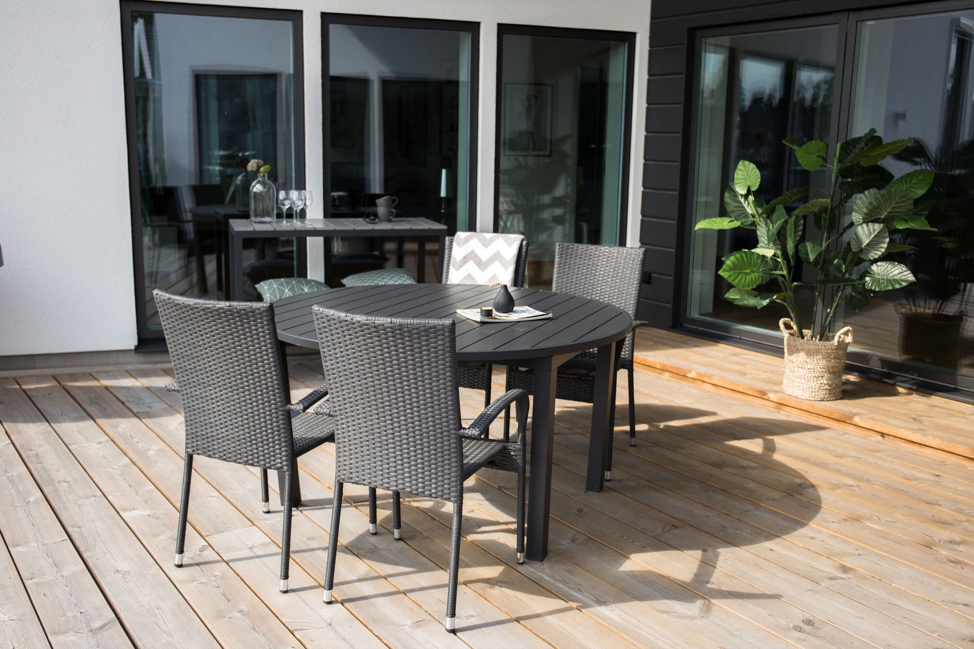 Venture Home - Marbella Bord Ø 140 - Svart Aluminium